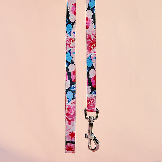 Set met hondenriem en halsband met patroon | Roze bloemen